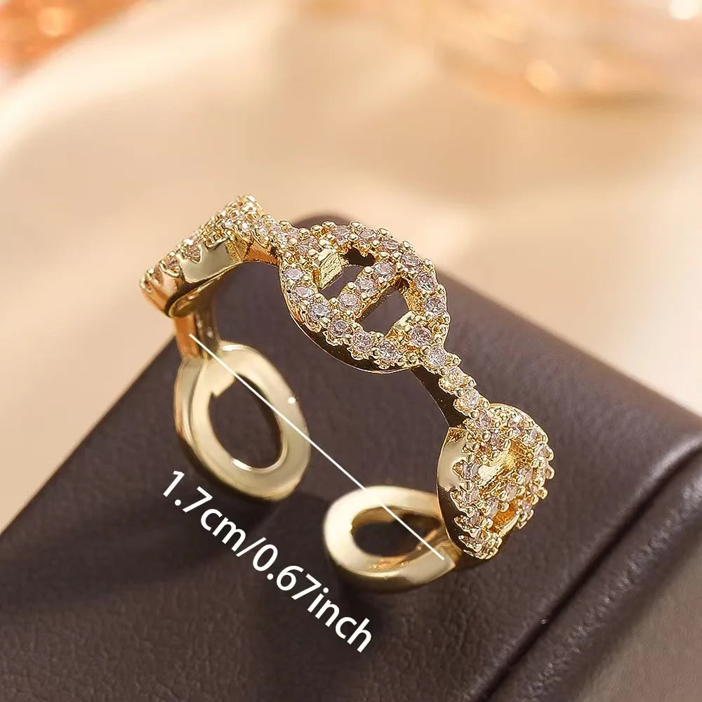 Fashionable and understated luxury style ring, elegant and unique open-end ring accessory, minimalist jewelry.