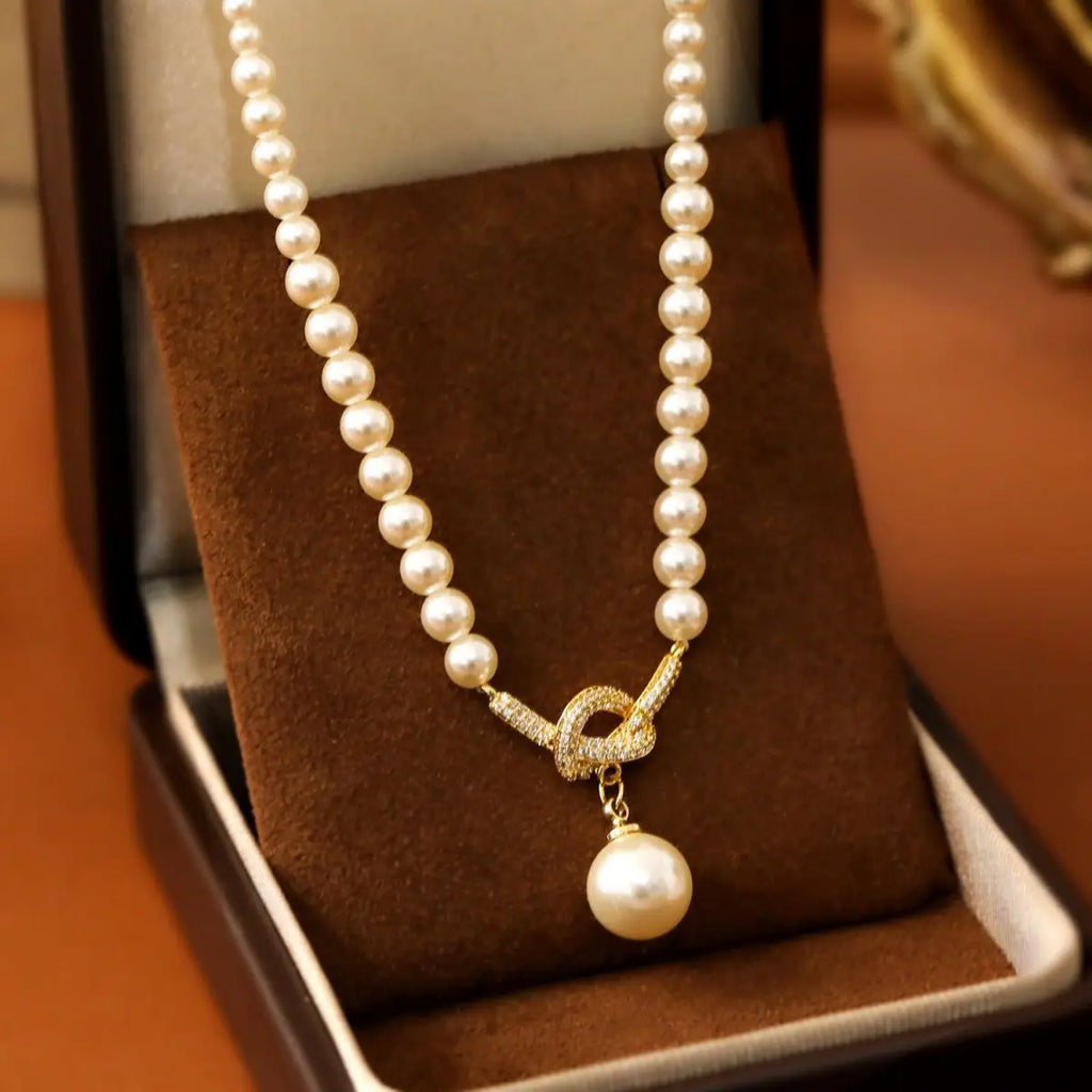 2026 French Sparkling Rice Pearl Necklace Crystal Faux Pearl Pendant Choker Elegant Women's Collarbone Chain wife gift